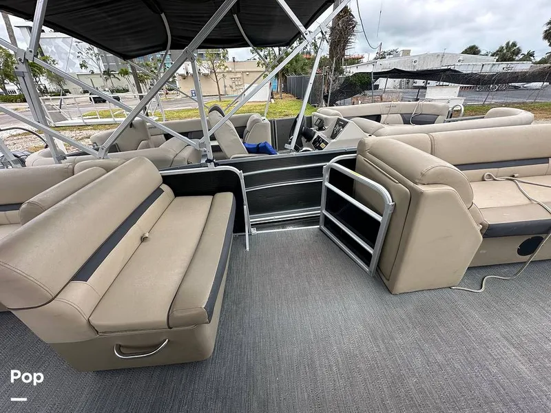 Slide: The Image of Godfrey Sweetwater 2286 2023 - 15458892