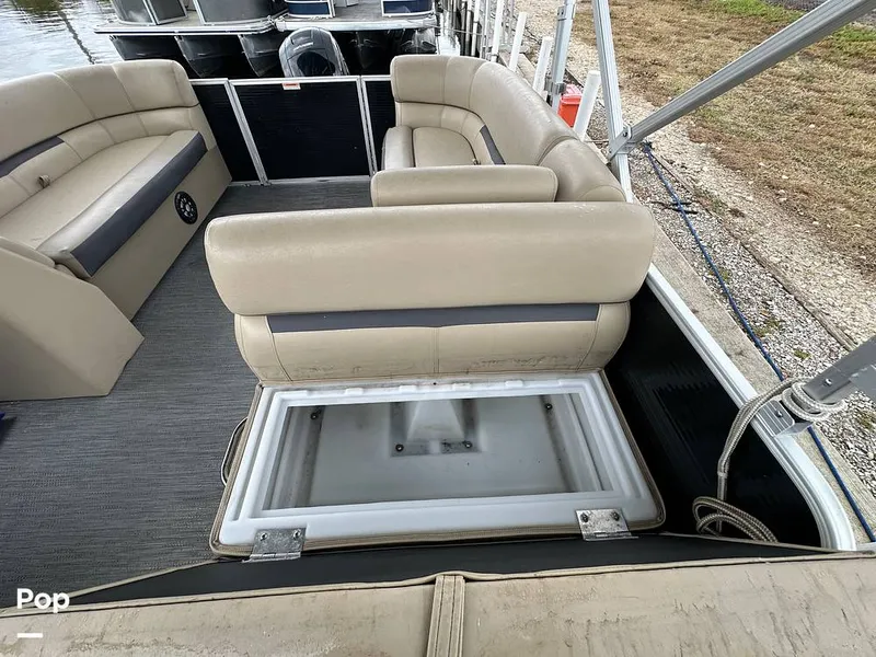 Slide: The Image of Godfrey Sweetwater 2286 2023 - 15456226