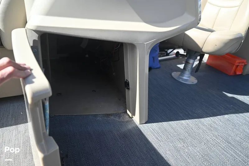 Slide: The Image of Godfrey Sweetwater 2286 2023 - 15379204