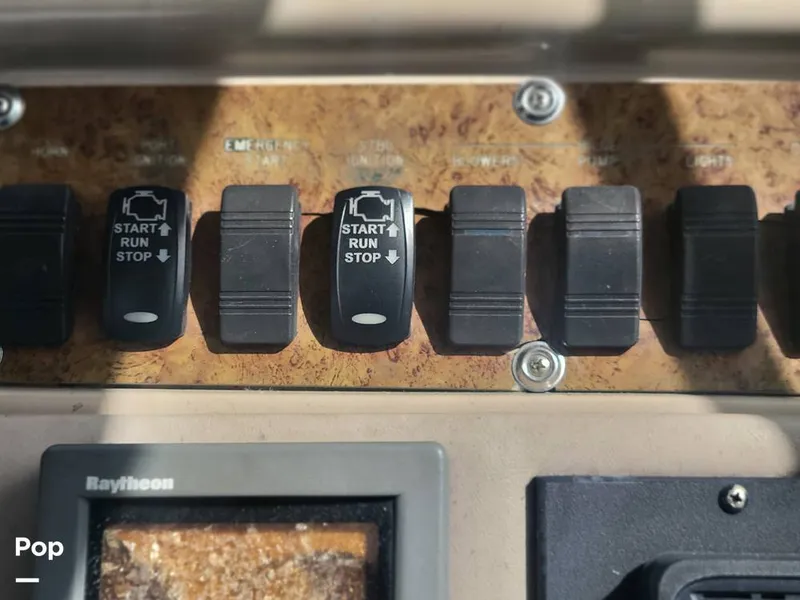 Slide: The Image of Sea Ray 310 Sundancer 2000 - 15340941