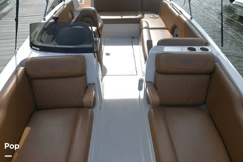 Slide: The Image of Crownline Boats E225 XS 2023 - 15437614