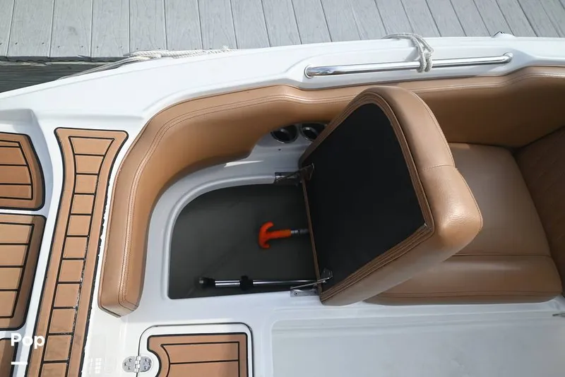 Slide: The Image of Crownline Boats E225 XS 2023 - 15437618