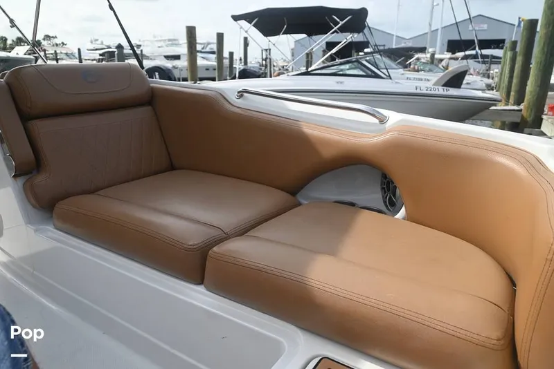 Slide: The Image of Crownline Boats E225 XS 2023 - 15437620