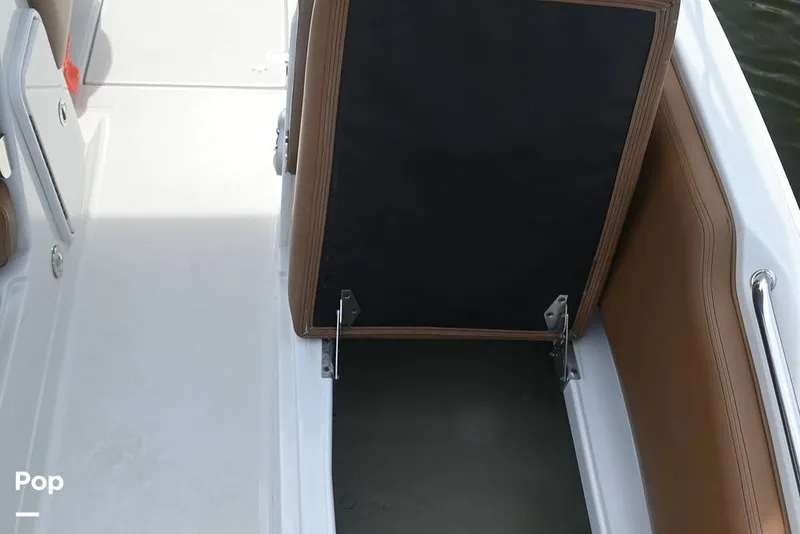 Slide: The Image of Crownline Boats E225 XS 2023 - 15437617