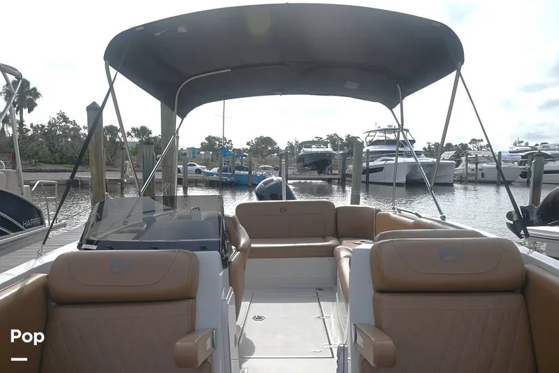 Slide: The Image of Crownline Boats E225 XS 2023 - 15437615
