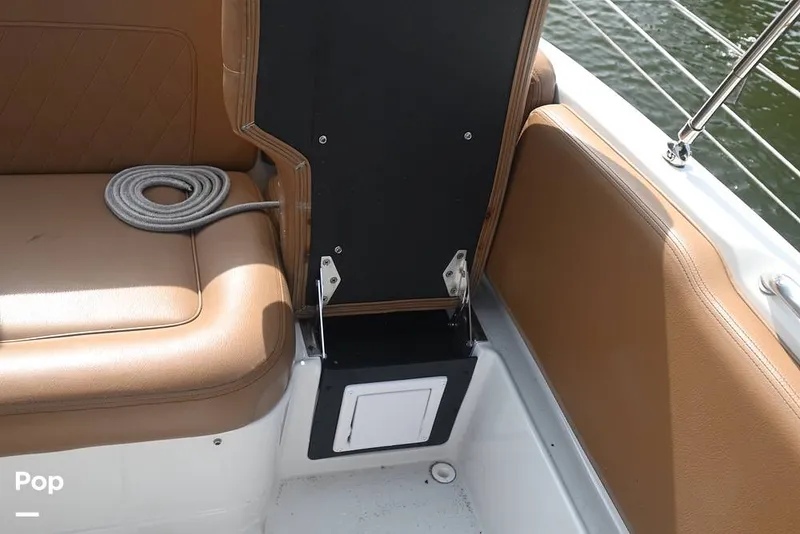 Slide: The Image of Crownline Boats E225 XS 2023 - 15437637