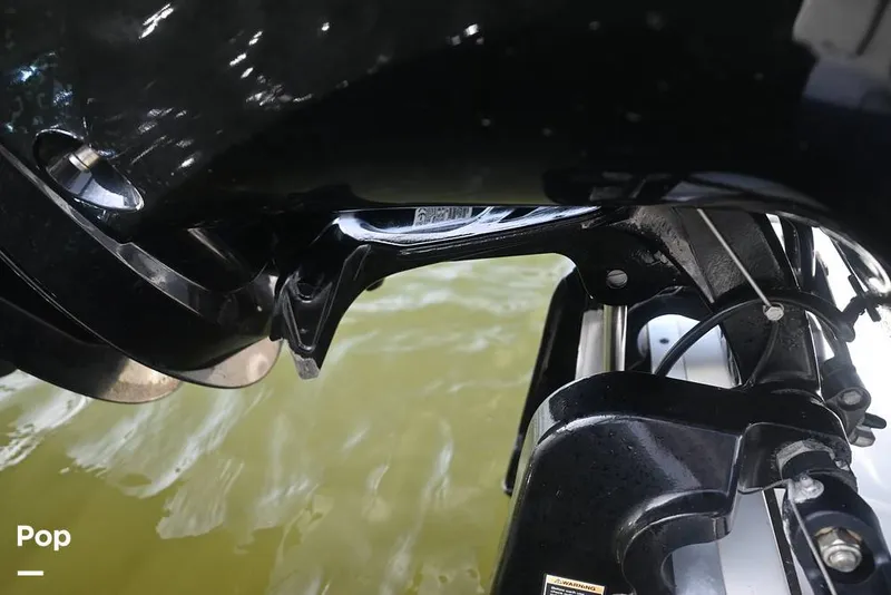 Slide: The Image of Crownline Boats E225 XS 2023 - 15437645