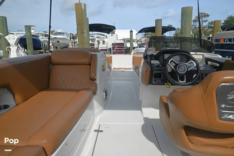 Slide: The Image of Crownline Boats E225 XS 2023 - 15437628