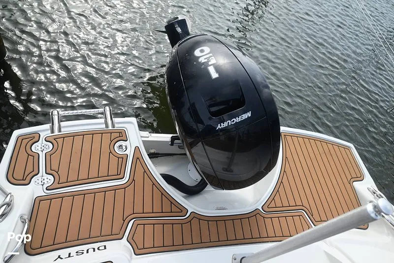 Slide: The Image of Crownline Boats E225 XS 2023 - 15437641