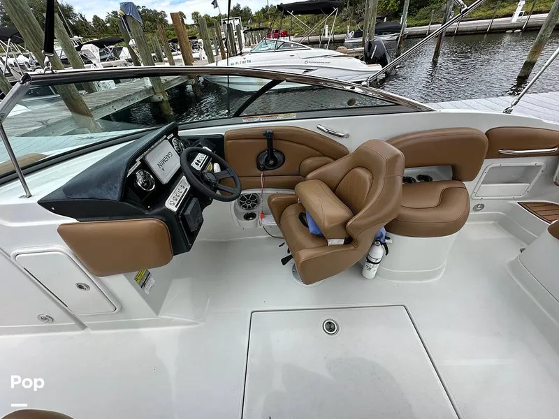 Slide: The Image of Crownline Boats E235 XS 2023 - 16803107