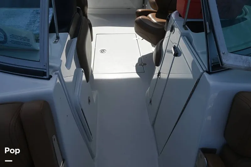 Slide: The Image of Crownline Boats E235 XS 2023 - 15378669
