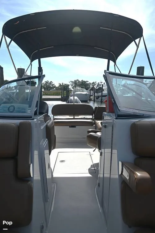 Slide: The Image of Crownline Boats E235 XS 2023 - 15378664