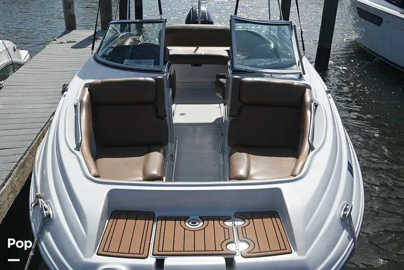 Slide: The Image of Crownline Boats E235 XS 2023 - 15378704