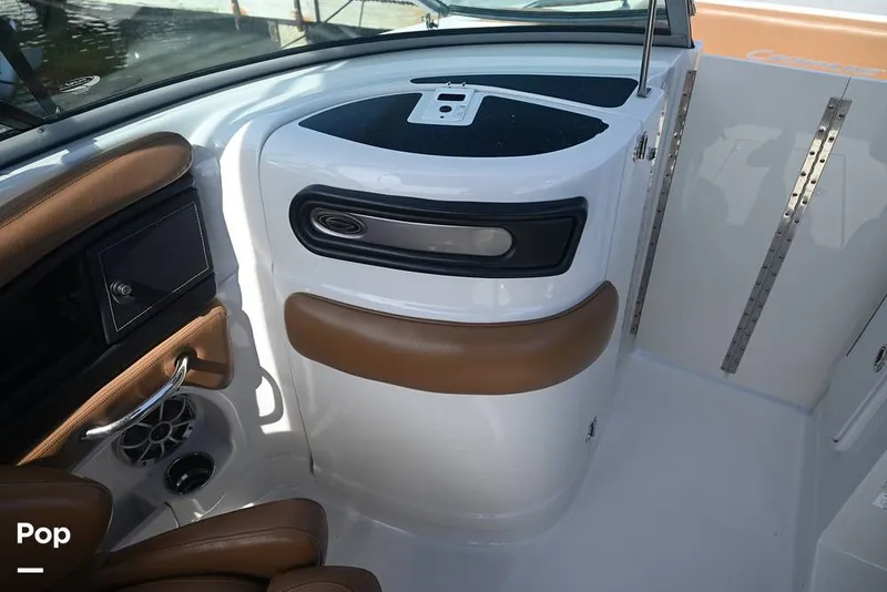 Slide: The Image of Crownline Boats E235 XS 2023 - 15378676