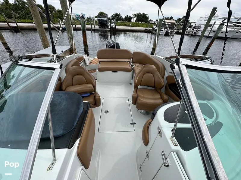 Slide: The Image of Crownline Boats E235 XS 2023 - 16803104