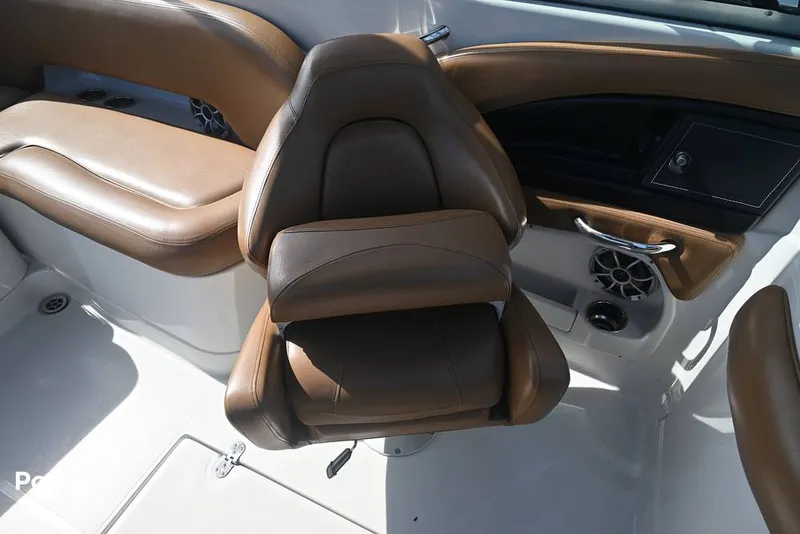 Slide: The Image of Crownline Boats E235 XS 2023 - 15378680