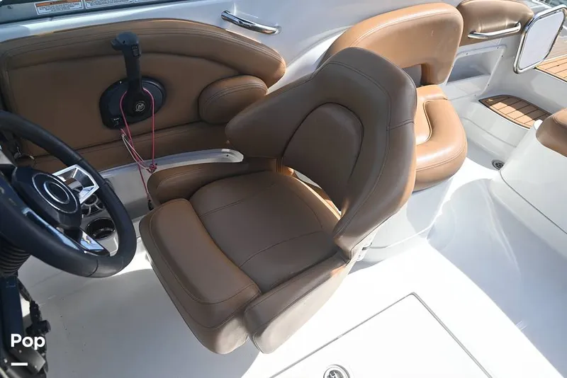 Slide: The Image of Crownline Boats E235 XS 2023 - 15378681