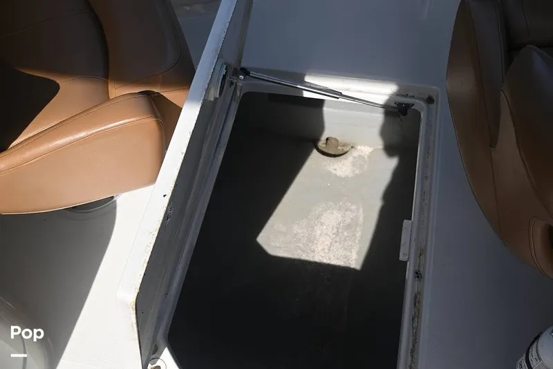 Slide: The Image of Crownline Boats E235 XS 2023 - 15378687