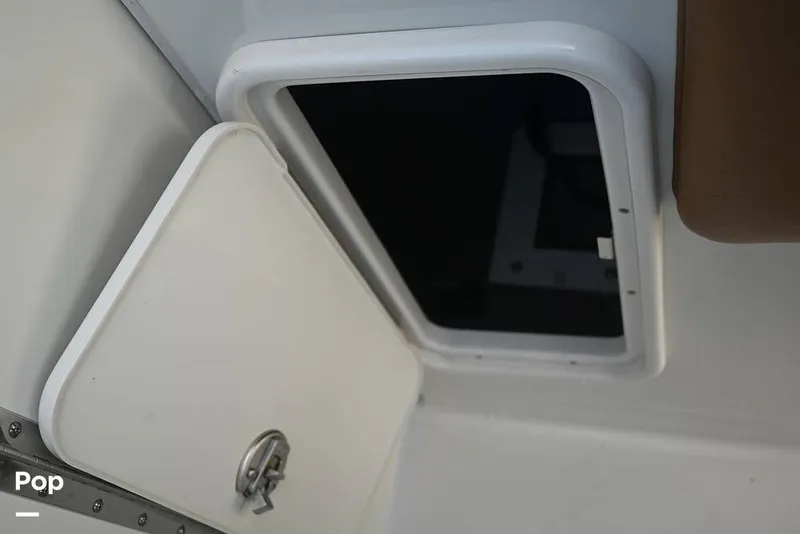 Slide: The Image of Crownline Boats E235 XS 2023 - 15378690