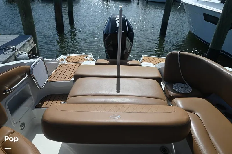 Slide: The Image of Crownline Boats E235 XS 2023 - 15378693