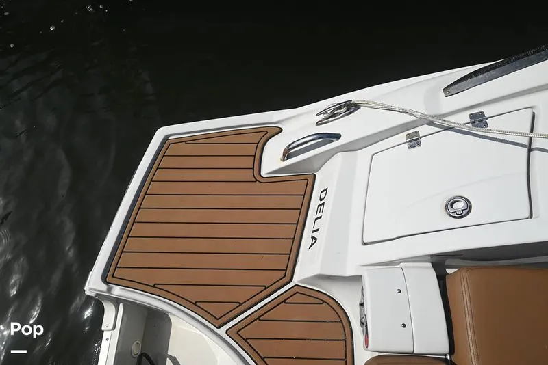 Slide: The Image of Crownline Boats E235 XS 2023 - 15378695