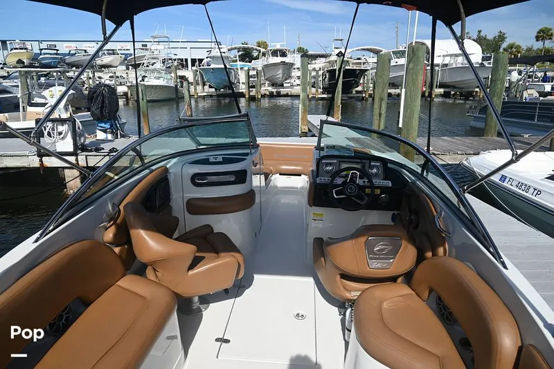 Slide: The Image of Crownline Boats E235 XS 2023 - 15378655