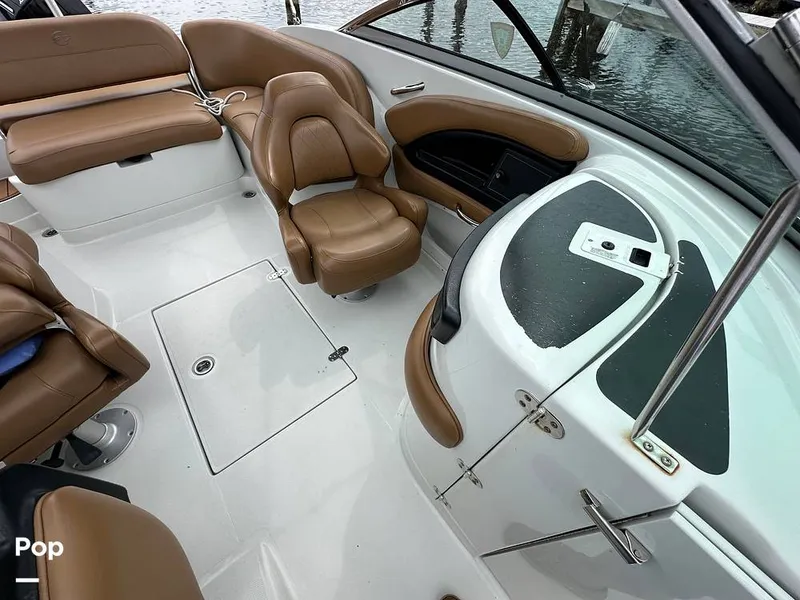 Slide: The Image of Crownline Boats E235 XS 2023 - 16803106