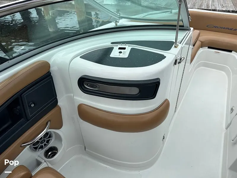 Slide: The Image of Crownline Boats E235 XS 2023 - 16803111