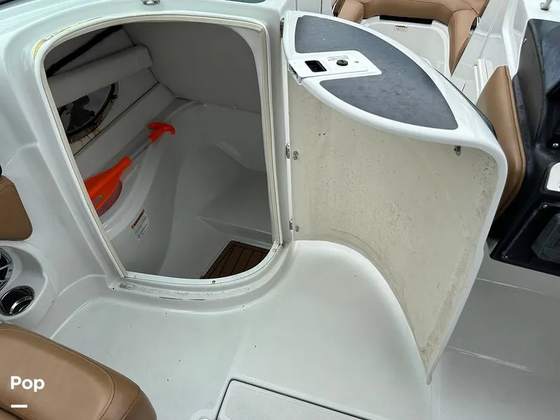 Slide: The Image of Crownline Boats E235 XS 2023 - 16803113