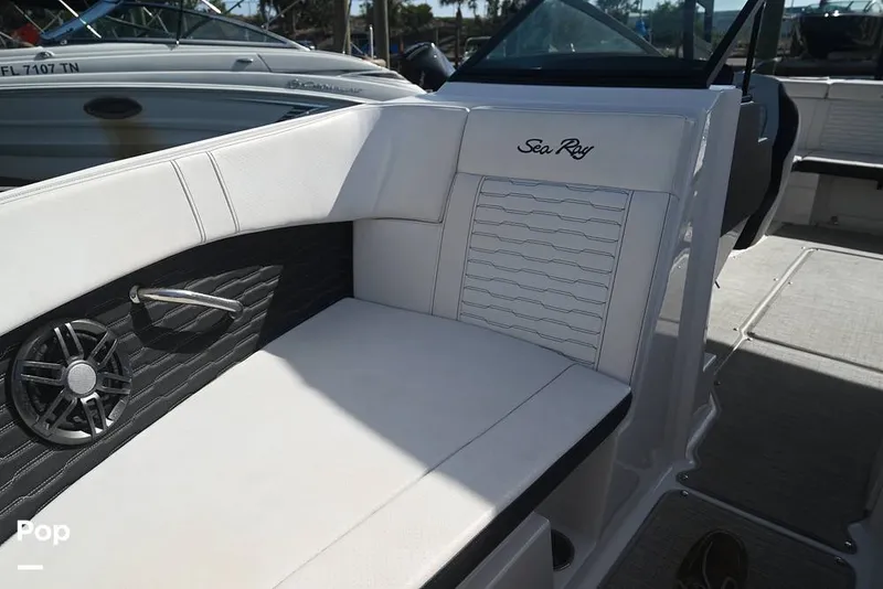 Slide: The Image of Sea Ray SPX 230 2024 - 15378074