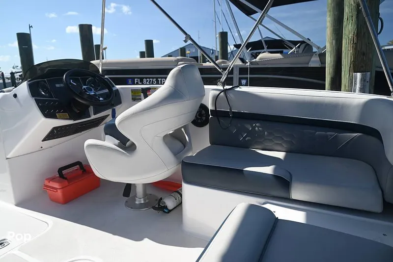 Slide: The Image of Hurricane SS 192 RL OB 2023 - 15399018