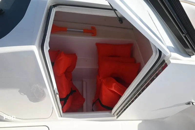 Slide: The Image of Bayliner VR6 OB 2022 - 15377826