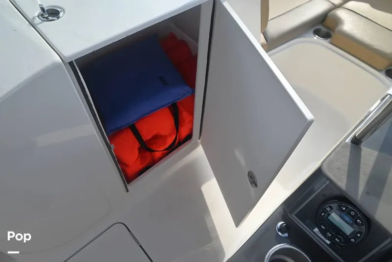 Slide: The Image of Bayliner VR6 OB 2023 - 15437210