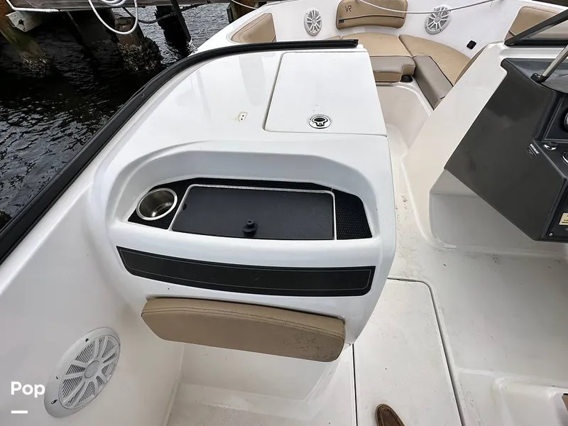 Slide: The Image of Bayliner VR6 OB 2023 - 16802952