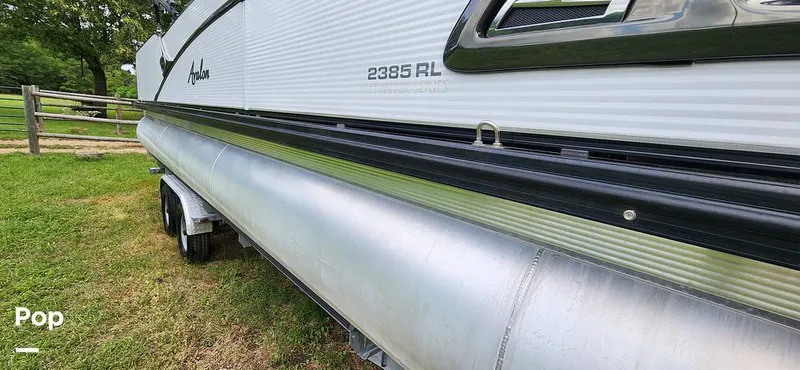 Slide: The Image of Avalon Catalina 2385 RL Saltwater Series 2020 - 15409505