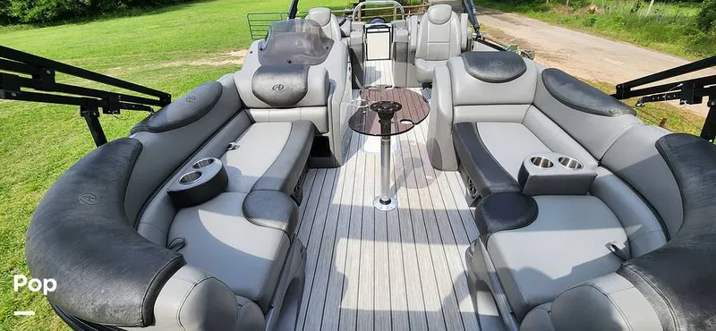 Slide: The Image of Avalon Catalina 2385 RL Saltwater Series 2020 - 15409512