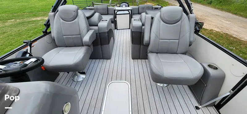 Slide: The Image of Avalon Catalina 2385 RL Saltwater Series 2020 - 15409524