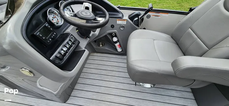 Slide: The Image of Avalon Catalina 2385 RL Saltwater Series 2020 - 15409528