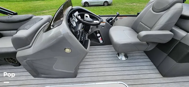 Slide: The Image of Avalon Catalina 2385 RL Saltwater Series 2020 - 15409529