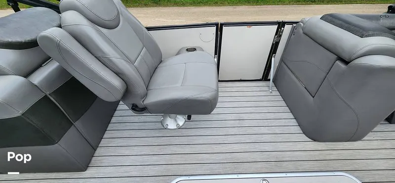 Slide: The Image of Avalon Catalina 2385 RL Saltwater Series 2020 - 15409534