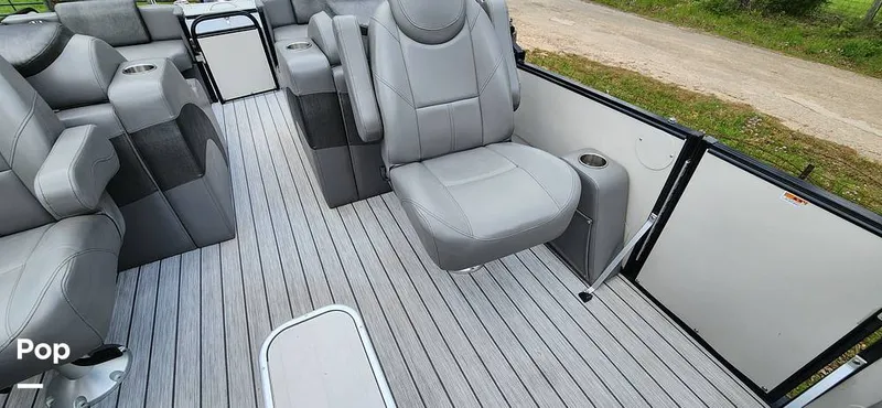 Slide: The Image of Avalon Catalina 2385 RL Saltwater Series 2020 - 15409536