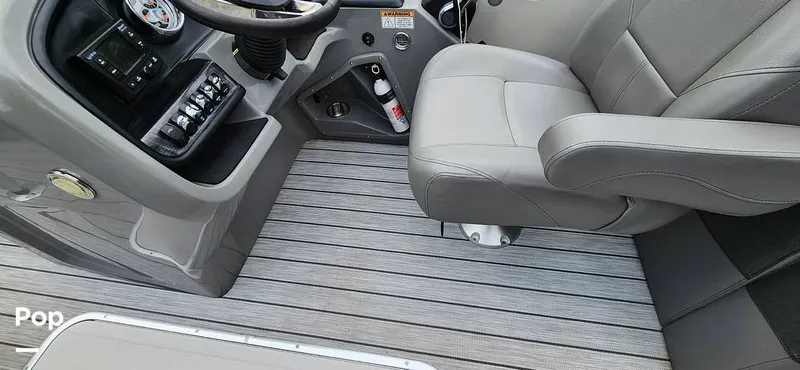 Slide: The Image of Avalon Catalina 2385 RL Saltwater Series 2020 - 15409538