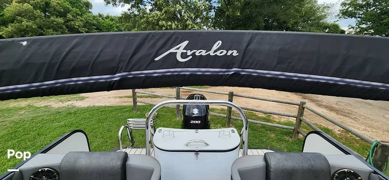 Slide: The Image of Avalon Catalina 2385 RL Saltwater Series 2020 - 15409542