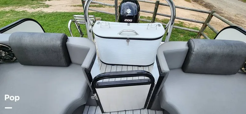 Slide: The Image of Avalon Catalina 2385 RL Saltwater Series 2020 - 15409543