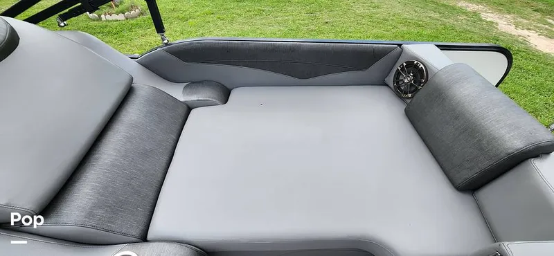 Slide: The Image of Avalon Catalina 2385 RL Saltwater Series 2020 - 15409544