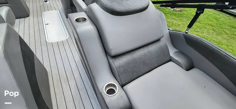 Slide: The Image of Avalon Catalina 2385 RL Saltwater Series 2020 - 15409546