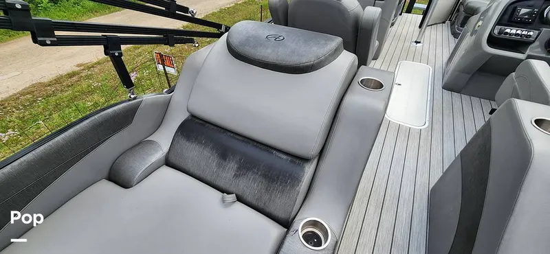 Slide: The Image of Avalon Catalina 2385 RL Saltwater Series 2020 - 15409547