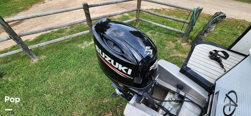 Slide: The Image of Avalon Catalina 2385 RL Saltwater Series 2020 - 15409550