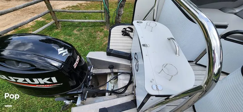 Slide: The Image of Avalon Catalina 2385 RL Saltwater Series 2020 - 15409551