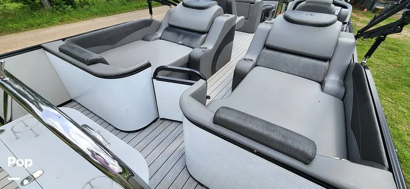 Slide: The Image of Avalon Catalina 2385 RL Saltwater Series 2020 - 15409552